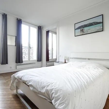 Luminous Appt With View - Grands Boulevards * Parigi