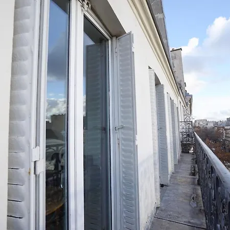 Luminous Appt With View - Grands Boulevards * Parigi